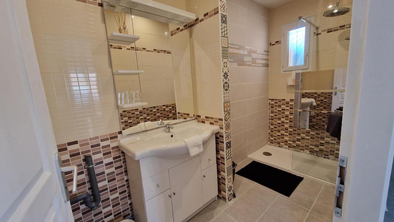 Reve Mediterraneen, Le Bonheur Est Dans Ma Maison เลอบาร์กาแรส ภายนอก รูปภาพ