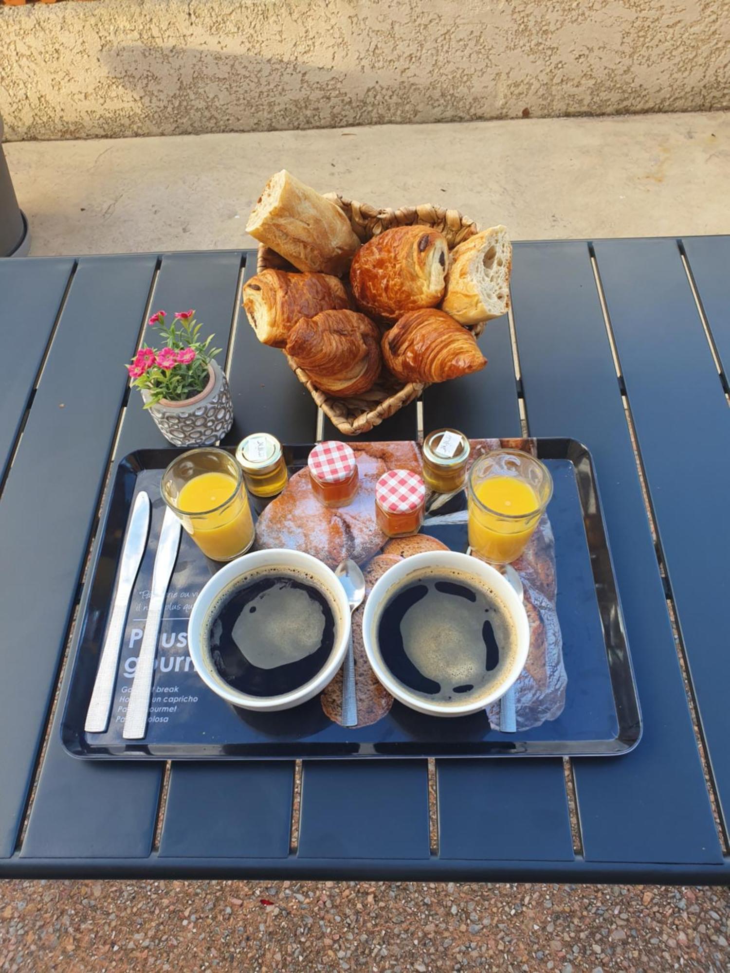 Reve Mediterraneen, Le Bonheur Est Dans Ma Maison เลอบาร์กาแรส ภายนอก รูปภาพ